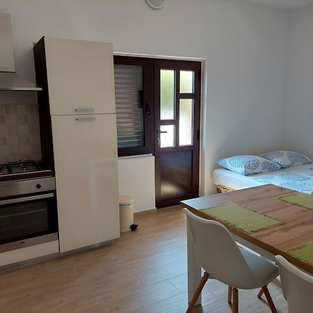Apartments Dora, With A Beautiful View Of The Bay, Near The Sea And Center Vrboska Rom bilde