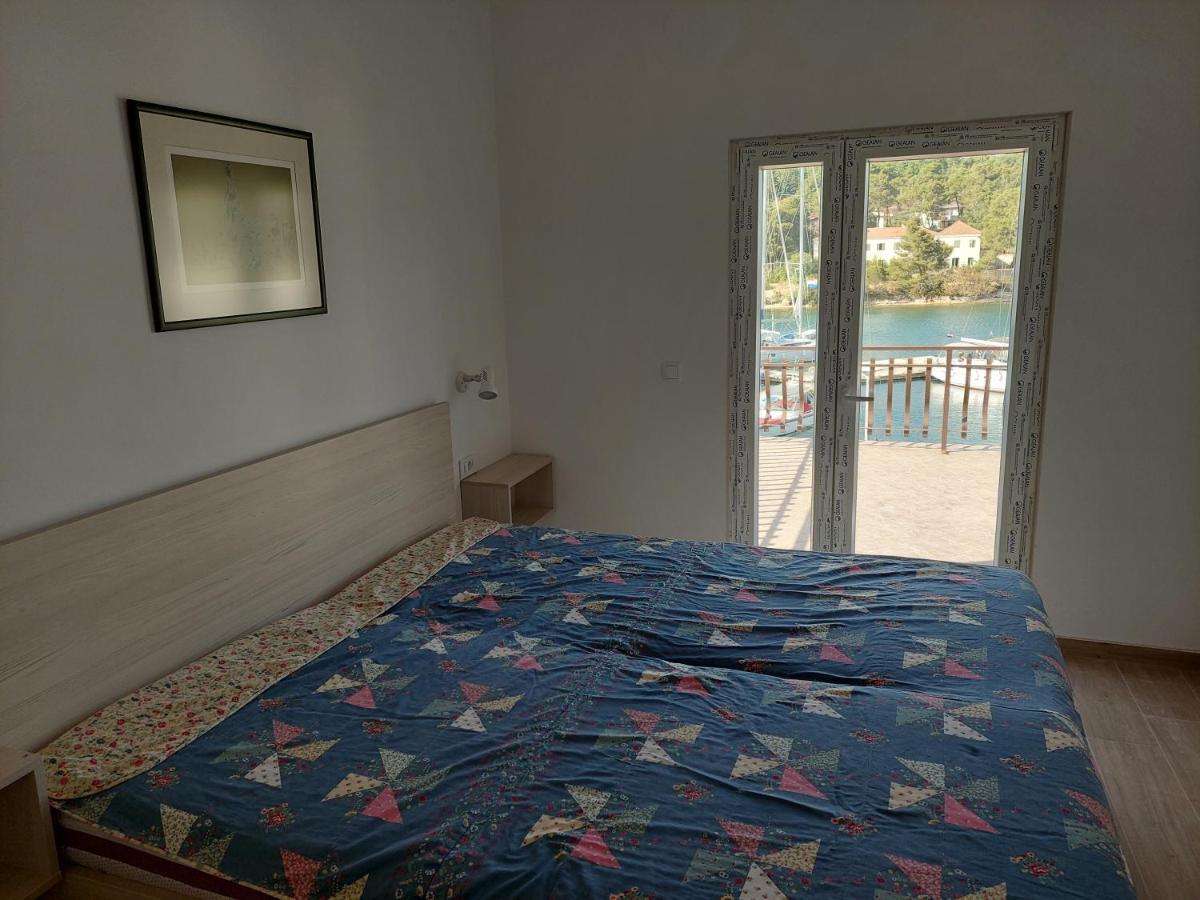 Apartments Dora, With A Beautiful View Of The Bay, Near The Sea And Center Vrboska Eksteriør bilde