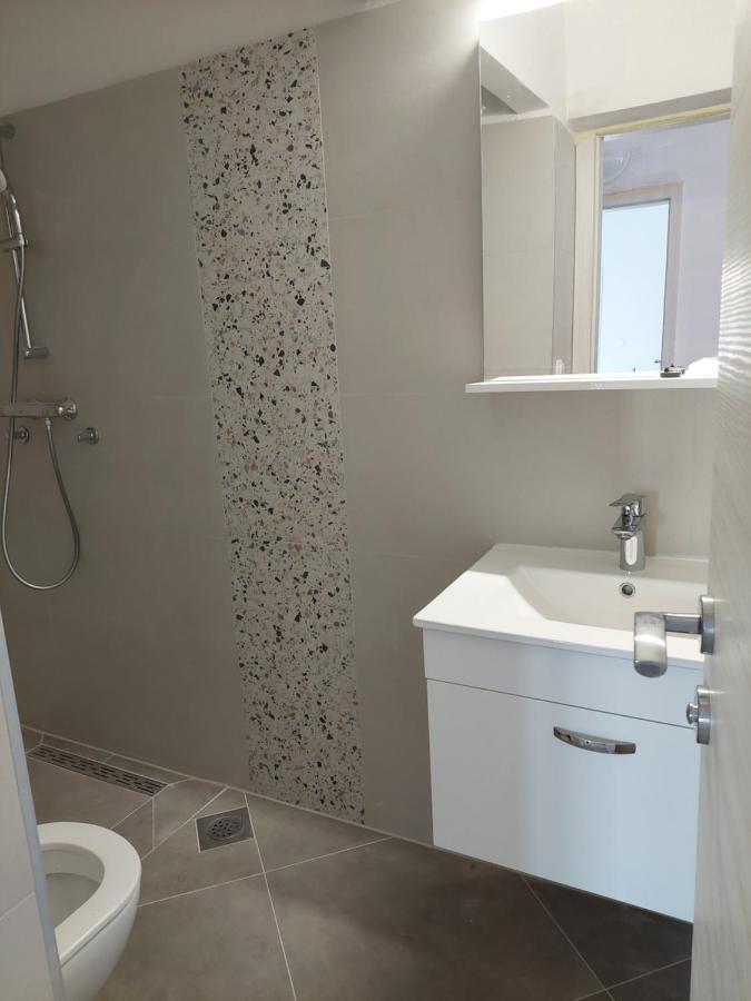 Apartments Dora, With A Beautiful View Of The Bay, Near The Sea And Center Vrboska Eksteriør bilde