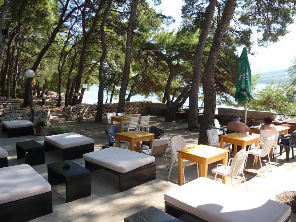 Apartments Dora, With A Beautiful View Of The Bay, Near The Sea And Center Vrboska Eksteriør bilde