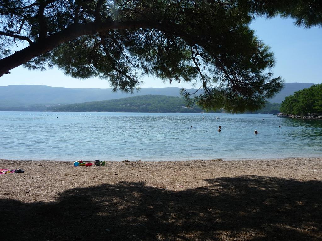 Apartments Dora, With A Beautiful View Of The Bay, Near The Sea And Center Vrboska Eksteriør bilde