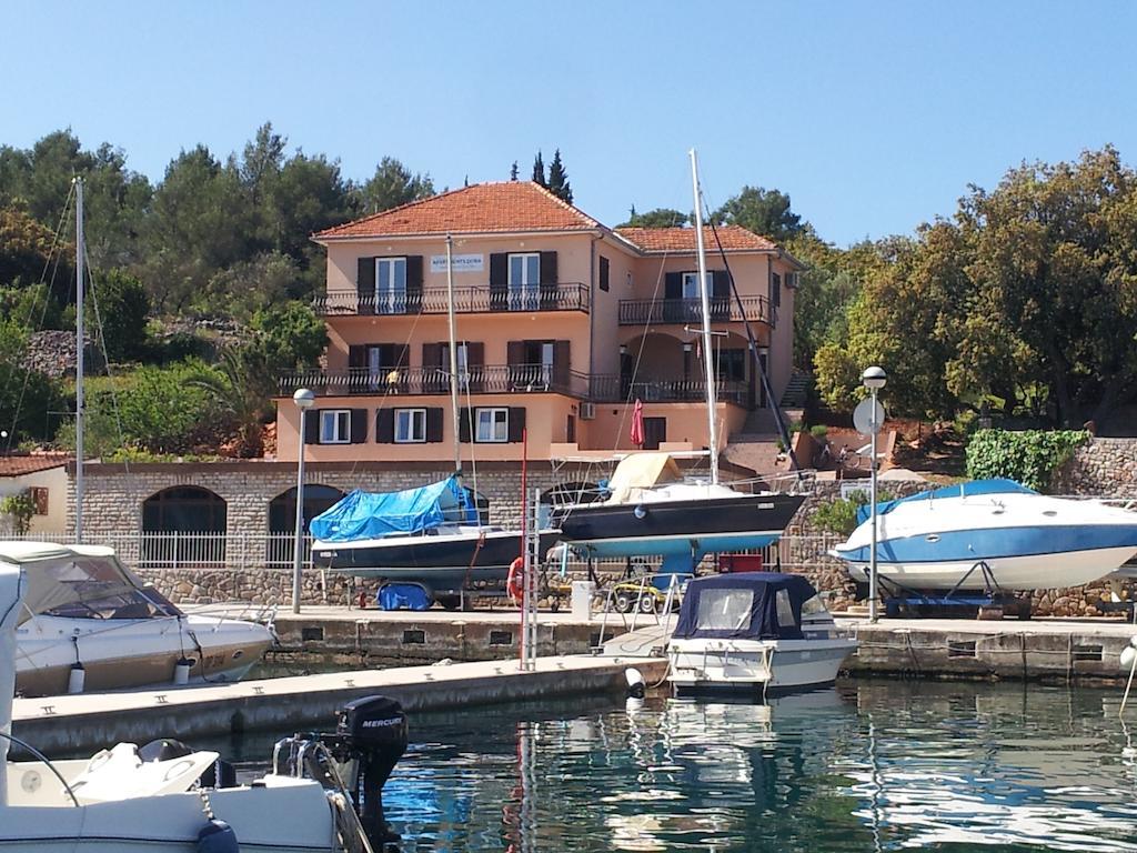 Apartments Dora, With A Beautiful View Of The Bay, Near The Sea And Center Vrboska Rom bilde